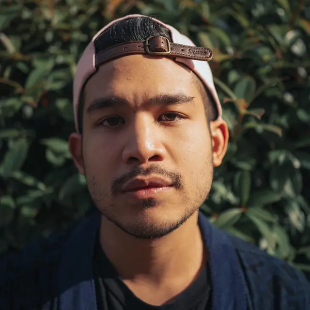 Ariel Nayaka (https://www.instagram.com/p/BniPXeTFoVP/)