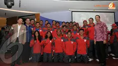 Sejumlah atlet renang beserta tim offical menyatakan kesiapannya menjadi juara di Sea Games 2013 Myanmar (Liputan6.com/Helmi Fithriansyah) 