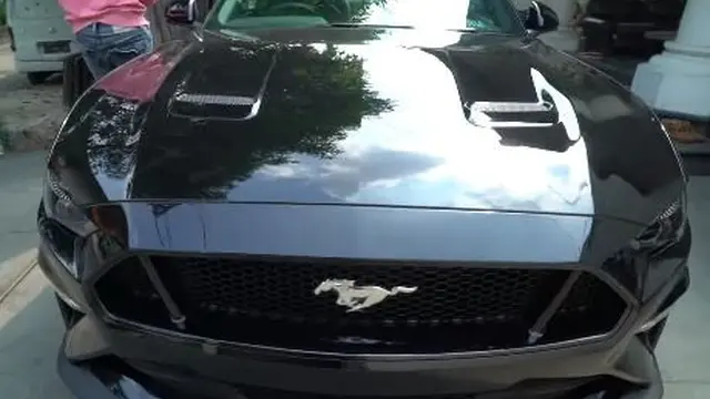 Jadi YouTuber Berpenghasilan Tertinggi, Ini 5 Potret Koleksi Mobil Mewah Baim Wong