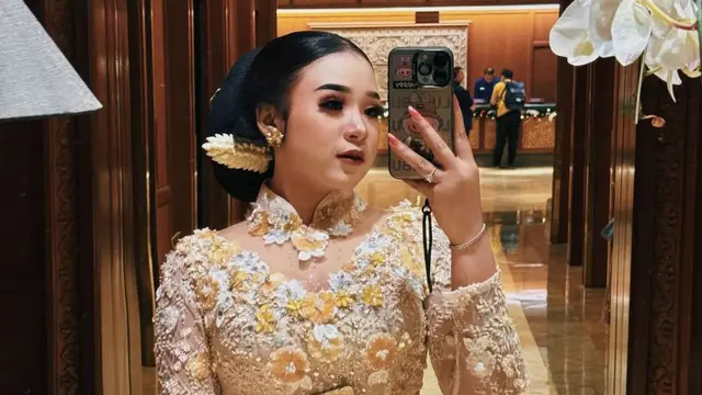 Potret santai Niken Salindry yang menawan. (credit: instagram.com/niken_salindry_reall)