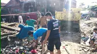 Aksi Bersih-Bersih Tim Formula di Banjir Bima