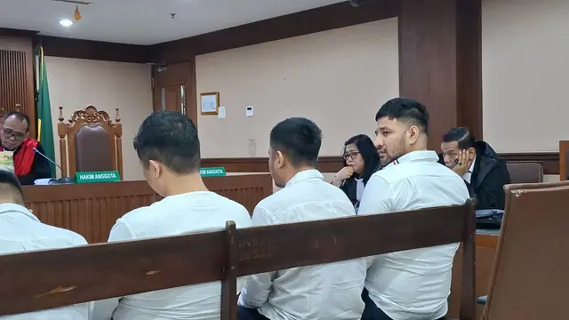 Ammar Zoni di persidangan. (M Altaf Jauhar/ Liputan6.com)