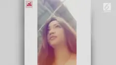 Seolah tak nyaman berlama-lama sendiri setelah cerai dengan Chaca Chairunnisa. Andika Kangen Band kembali dekat dengan seorang wanita.
