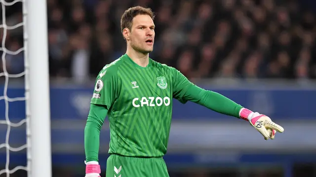 Foto: Barisan 5 Kiper Muslim yang Berlaga di Klub Top Eropa Musim 2021 / 2022, termasuk Kiper Inter Milan Samir Handanovic