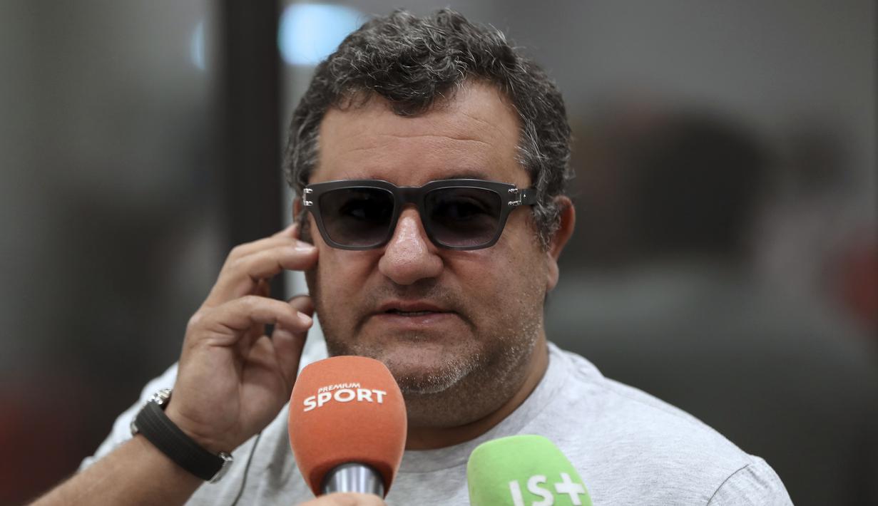 2. Mino Raiola - Agen pemain yang sempat bersitegang dengan petinggi AC Milan yang menolak Donnarumma dilepas. Raiola merupakan nagosiator yang cerdas.  (AFP/Valery Hache)