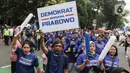 Para pendukung mengunakan pakaian beraneka ragam dari putih, kuning hingga biru. Mayoritas bergambar wajah Prabowo. (Liputan6.com/Angga Yuniar)