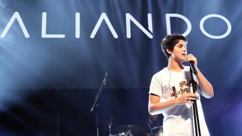 Aliando