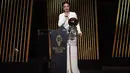 Pesepakbola berusia 26 tahun ini telah memenangkan Ballon d'Or putri untuk tahun kedua berturut-turut. (FRANCK FIFE/AFP)