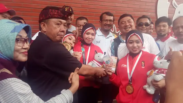 Regu putri pencak silat asal Garut meraih emas dalam Asian Games