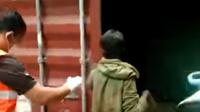 Bocah Main Petak Umpet di Kontainer Malah Terbawa ke Negara Lain(Sumber: TikTok/@al_zach90)