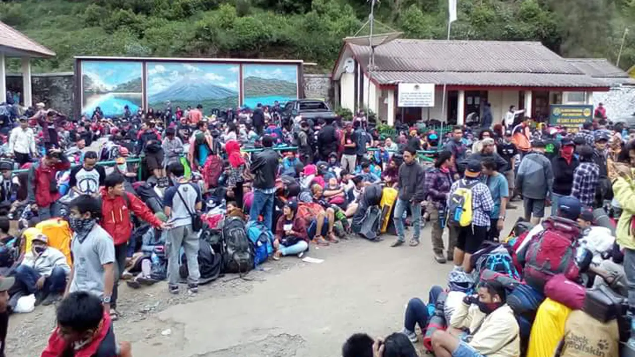 Belum Seminggu Dibuka, Ribuan Pendaki Padati Semeru