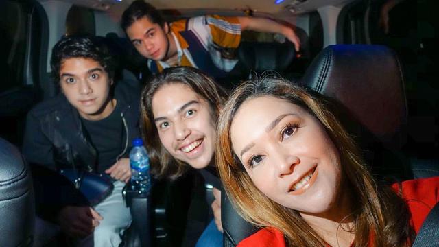 Maia Estianty dan keluarga. (Foto: Dok. Instagram @maiaestiantyreal)