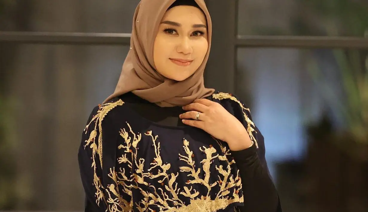 Sosok Putra Siregar adalah seorang pengusaha ragam merek ponsel dan memiliki toko bernama PS Store di sejumlah kota besar di Indonesia. (Foto: Instagram/ Septia Siregar)