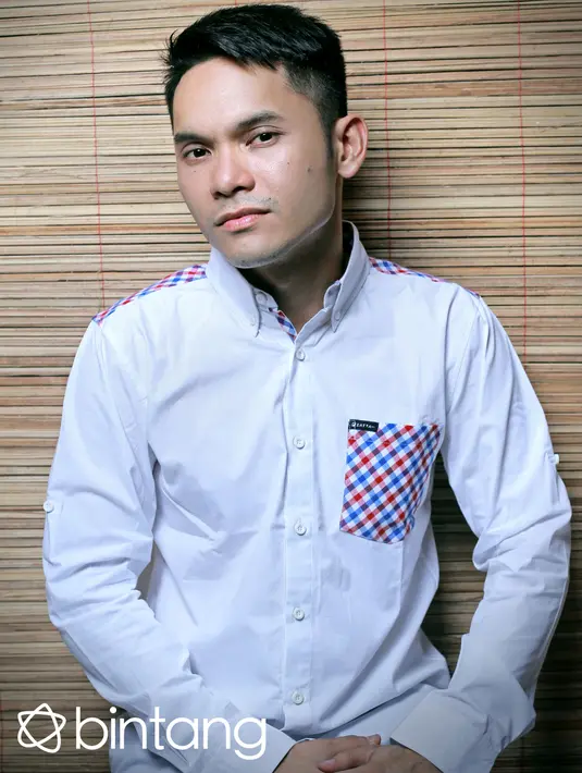 "Kalo ada keraguan itu manusiawi banget. kita juga kalo udah pacaran lama masih suka muncul keraguan, wajar itu," ucap Ben Kasyafani di kawasan Kapten Tendean, Kamis (14/7/2016). (Adrian Putra/Bintang.com)