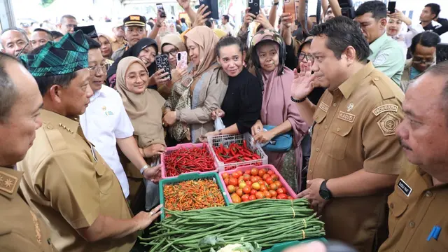 Hadiri Gerakan Pangan Murah di Kendari, Mendagri Tito Soroti Pentingnya Intervensi Stok Beras untuk Tekan Inflasi