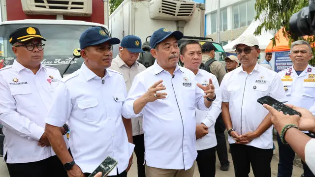 Asosiasi Pemerintah Kabupaten Seluruh Indonesia atau Apkasi menyalurkan bantuan kemanusiaan secara masif ke wilayah terdampak bencana di Sumatera Barat sebagai titik fokus utama.