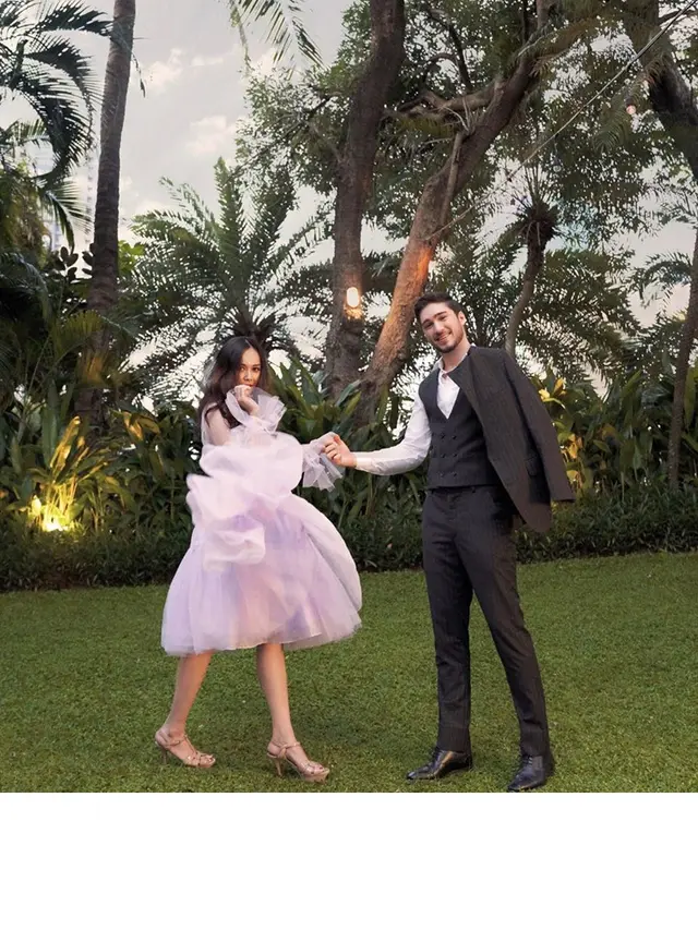 Rayakan Hari Valentine, 7 Selebriti Ini Unggah Foto Bareng Pasangan