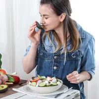 Setuju atau tidak? Kalau nafsu makan susah terkendali saat diet. Namun, jangan khawatir! dengan mengonsumsi protein shake kamu bisa mengendalikannya. (Foto dok: Freepik/pvproductions).