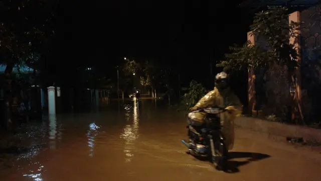 2 Cerita Nahas Warga Terseret Arus Deras Tak Terduga