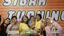 Pasangan Anji dan Wina Natalia baru saja merayakan hari jadi ulang tahun anak mereka, Sigra Umar Narada yang ke 2 tahun. Memilih merayakan ulang tahun di luar rumah,  Anji punya alasannya tersendiri. (Galih W. Satria/Bintang.com)