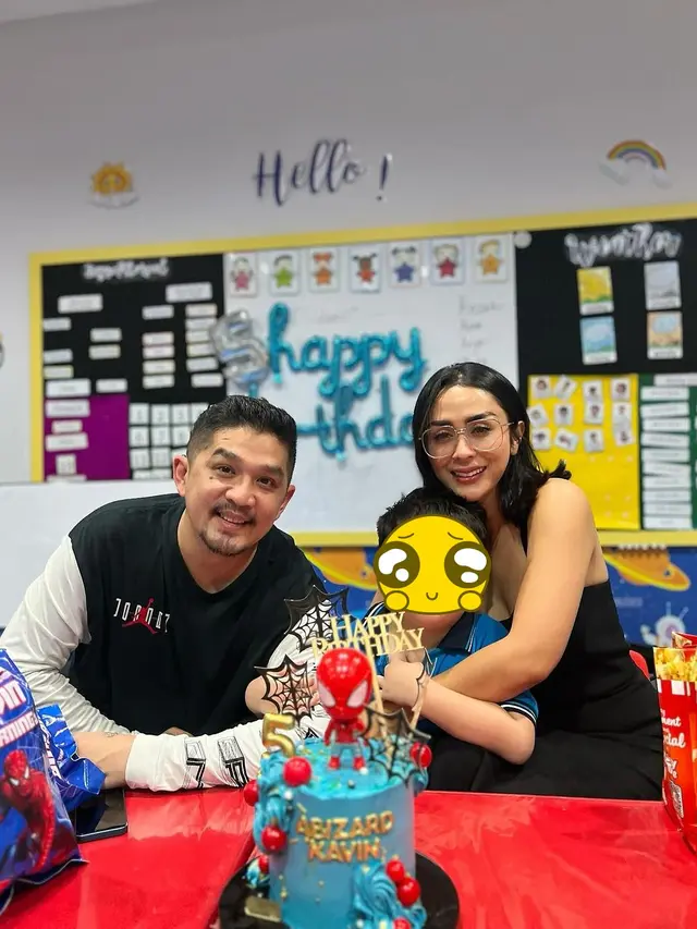 Umumkan Cerai, Ini 7 Potret Selvi Kitty dan Rangga Ilham yang Kini Jadi Kenangan