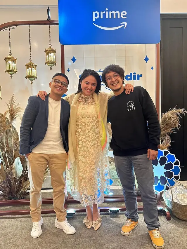 Inspirasi Baju Brokat ala Marshanda