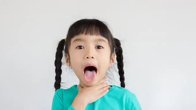 Bunda, Lakukan Hal Ini agar Anak Tidak Tersedak (Toey Toey/Shutterstock)