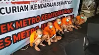 Polsek Metro Kebayoran Baru ungkap sindikat pencurian sepeda motor, 6 pelaku ditangkap. (Liputan6.com/Ady Anugrahadi)