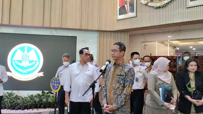 Menteri Perhubungan Budi Karya Sumadi menerima kedatangan Penjabat (Pj) Gubernur DKI Jakarta Heru Budi Hartono di Gedung Kementerian Perhubungan, Jakarta Pusat