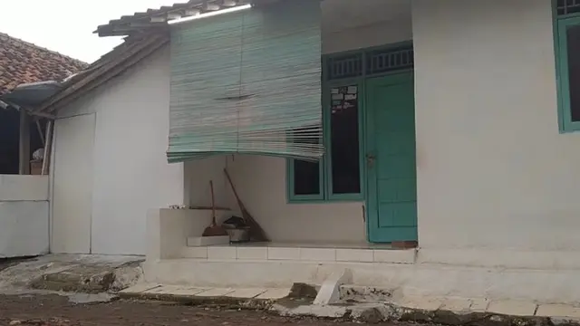 6 Potret Rumah Lord Rangga Petinggi Sunda Empire, Sederhana
