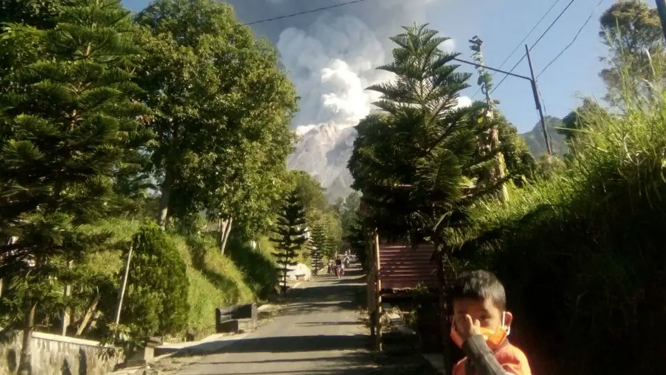 Gunung Merapi kembali meletus pada Jumat pagi (1/6/2018) (foto: BNPB)