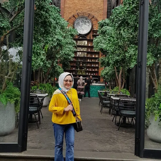 Berusia 60 Tahun, Ini 6 Potret Dewi Indriati Istri Rano Karno yang Awet Muda