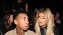 Usai putus, Tyga tetap gigih ingin publikasikan video seks. Tak terima dengan perlakuan Tyga, Kylie Jenner tuntut ganti rugi sebesar 20 juta dolar. (AFP/Bintang.com)