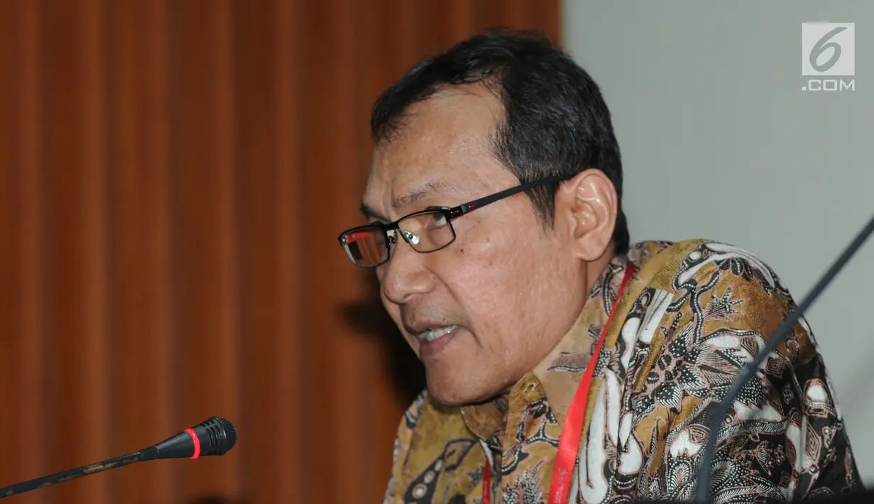 Wakil Pimpinan KPK, Saut Situmorang memberi keteragan terkait vonis bebas mantan Ketua BPPN Syafruddin Arsyad Tumenggung di Gedung KPK, Jakarta, Selasa (9/7/2019). KPK akan tetap melanjutan proses terkait kasus dugaan korupsi SKL BLBI yang merugikan negara 4,58 miliar. (merdeka.com/Dwi Narwoko)