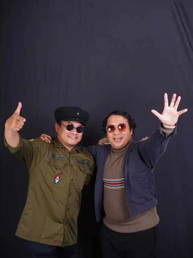 Fantasy merupakan duo grup asal Malang yang beranggotakan Gangga Mascoditos dan Deva Deffa Gustiawan.