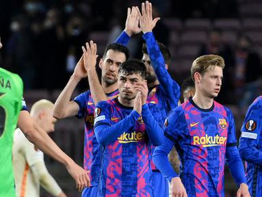 Barcelona harus puas bermain imbang kala menjamu klub Turki, Galatasaray, paga laga leg pertama babak 16 besar Liga Europa di Camp Nou. (AFP/Lluis Gene)