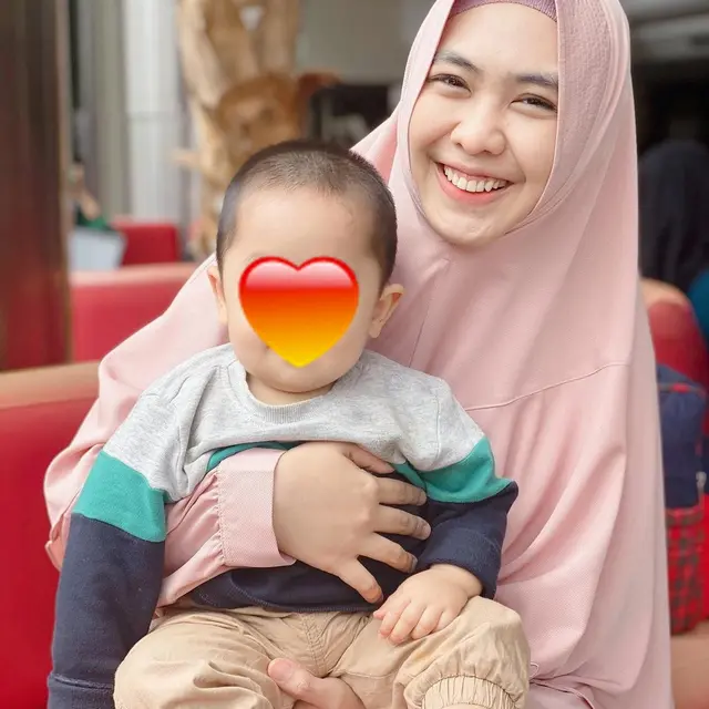 Terpisah Sementara, 6 Artis Ini Tak Bisa Bertemu Bayinya Usai Melahirkan