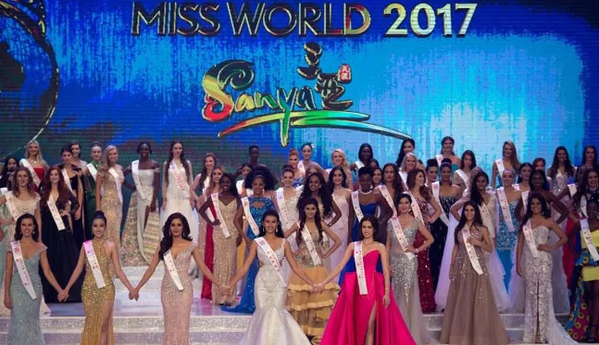 Bahkan, wanita yang meneruskan kedudukan Stephanie Del Valle ini juga menyukai seni peran. Manushi Chhillar, Miss World 2017 ini juga pernah menjadi pelajar di National School of Drama. (AFP/NICOLAS ASFOURI)