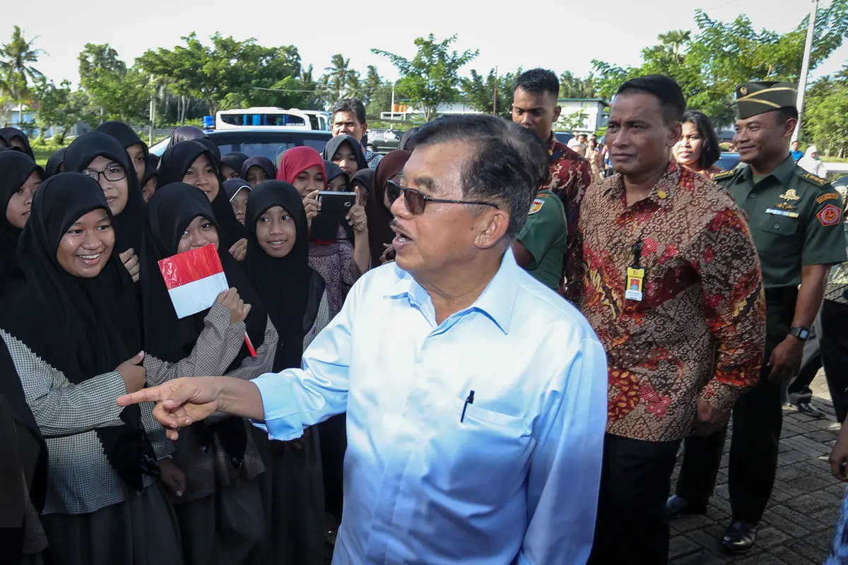 Wapres Jusuf Kalla Blusukan ke Sekolah di Makassar