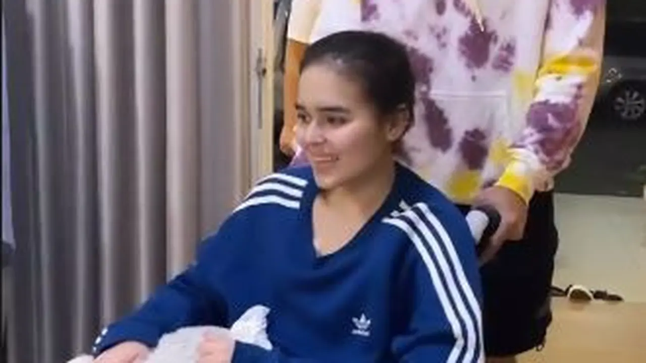 Bertemu Kemarin Malam, Ini 6 Momen Kenangan Laura Anna dan Denny Sumargo