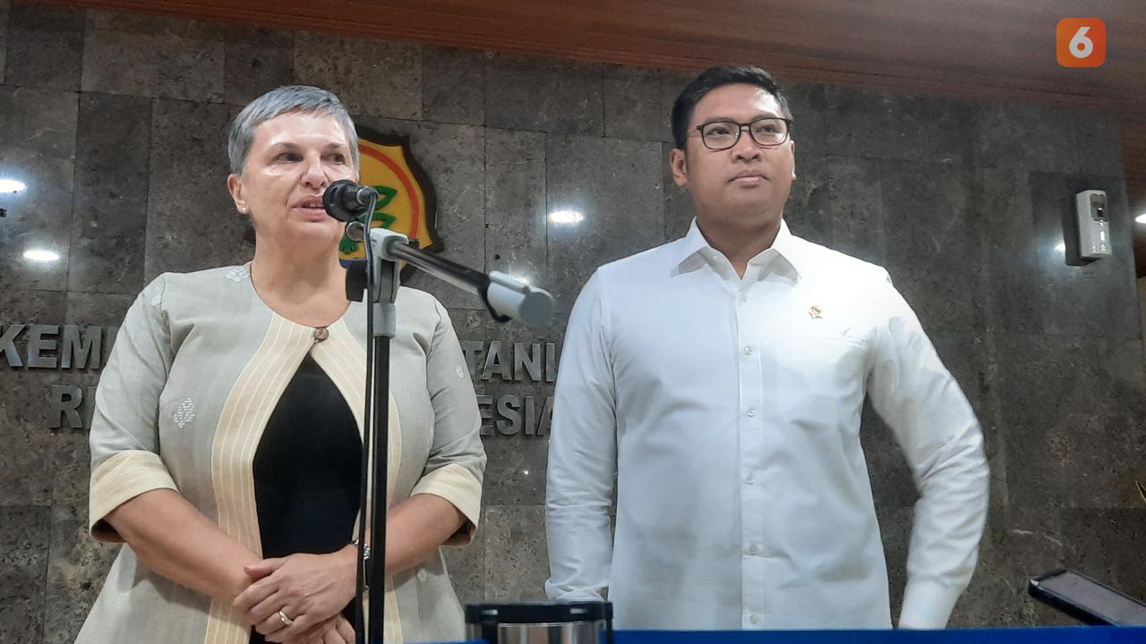 Wakil Menteri Pertanian (Wamentan) Sudaryono mendorong Australia untuk berinvestasi sapi dan susu untuk mendukung program makan siang gratis bergizi yang dicanangkan oleh Presiden RI Terpilih Prabowo Subianto (Dok. Liputan6.com/Siti Syafania Kose).