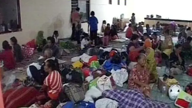 [VIDEO] Meski Masih Awas, Banyak Pengungsi Kelud Kembali ke Rumah