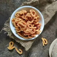 Ilustrasi kue akar kelapa./Copyright shutterstock.com/id/g/Rahmah+Hastuti