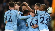 Selebrasi gol Manchester City yang dicetak Leroy Sane pada laga lanjutan Premier League yang berlangsung di Stadion Etihad, Manchester, Kamis (4/4). Manchester City menang 2-0 atas Cardiff City. (AFP/Oli Scarff)