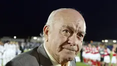 Legenda Real Madrid, Alfredo Di Stefano, menghembuskan nafas terakhirnya, Senin (7/7/14) malam waktu Indonesia. (AFP PHOTO/Javier Soriano)