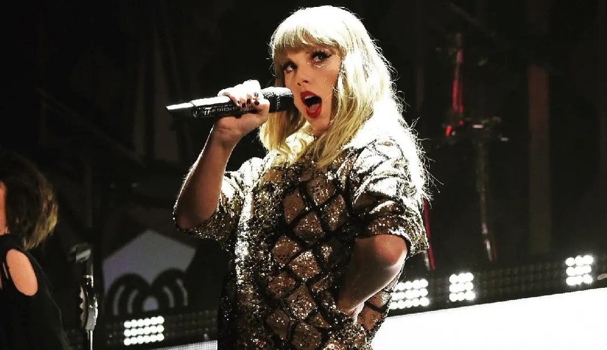 Seperti yang sudah diprediksi, tiket konser TayTay ini memang dijual dengan harga yang tinggi. Tentu saja nggak semua fans bisa membelinya. (instagram/taylorswift)