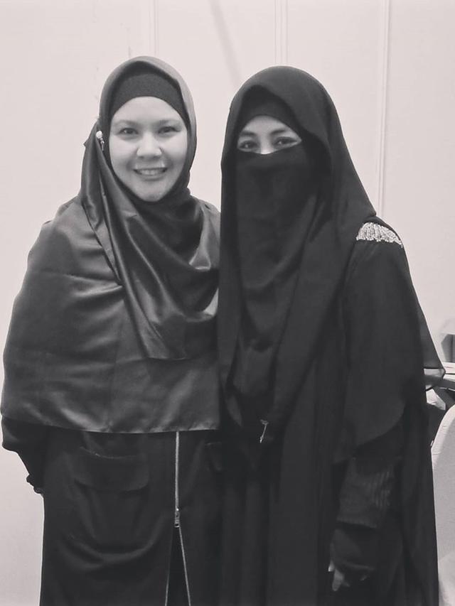 Sudah Mualaf, Ini 6 Potret Terbaru Penyanyi Tere yang Kini Berhijrah