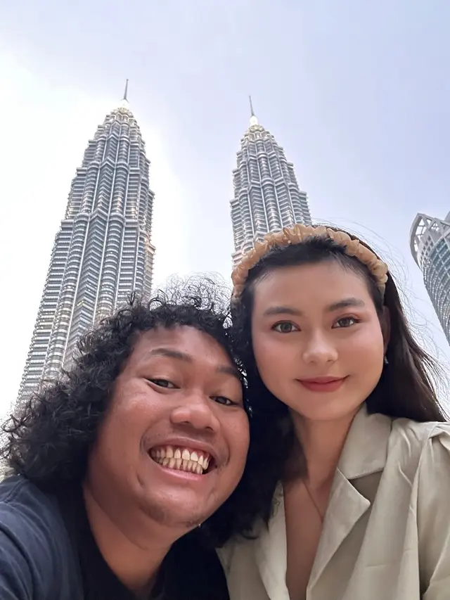 Batal Nyalon di Pilkada, Ini 7 Momen Marshel Widianto Liburan Bareng Istri