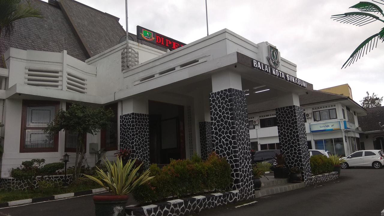 PNS di Sukabumi Pakai Atribut Kampanye Bakal Calon Wali Kota