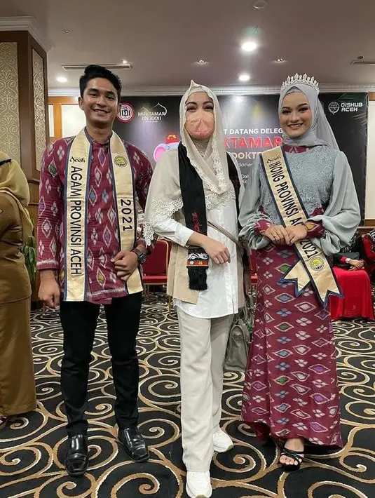 Belum lama ini, dokter Reisa Broto Asmoro menyambangi kota Aceh. Diketahui kehadirannya ke Aceh kali ini untuk menghadiri Muktamar IDI ke-31. (Instagram/reisabrotoasmoro).